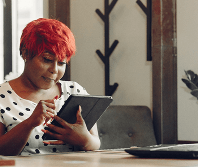 Business team comparing full-time, freelance and contract hiring models